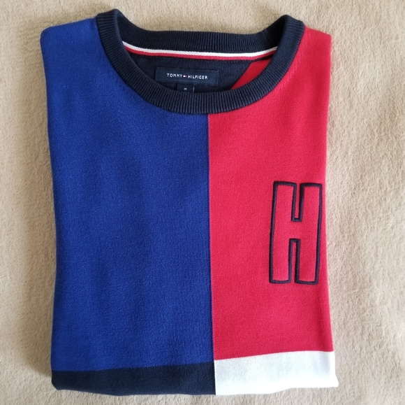 🆕️Tommy Hilfiger Color block Sweater🔹limited🔹 - Picture 2 of 4